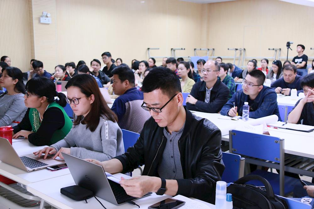 翻轉(zhuǎn)課堂方案有哪些 相關(guān)的技術(shù)特點(diǎn)是什么