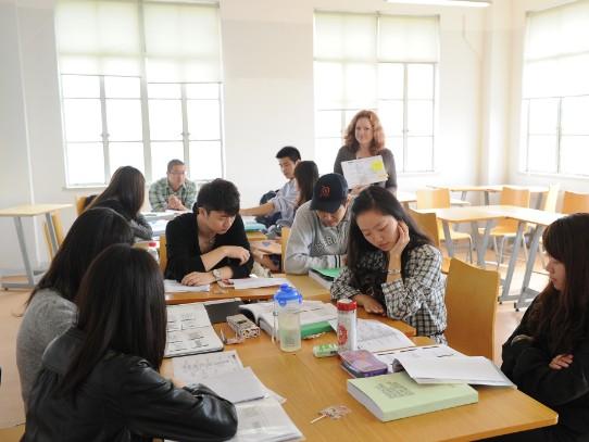 翻轉(zhuǎn)課堂模式 翻轉(zhuǎn)課堂模式