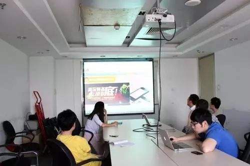 聯(lián)想電腦投屏投影儀