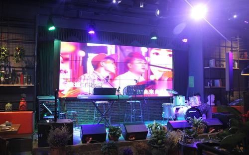 攝像機(jī)投屏LED屏 攝像機(jī)投屏LED屏